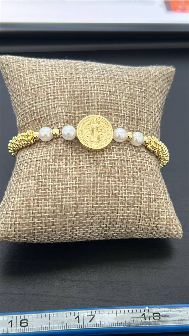Saint Benedict Gold & Pearl Bracelet — photo 7 of 8